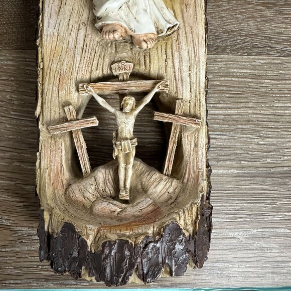 Wooden Cross With Jesus & Nativity Sculptures - Picture 2 of 13
